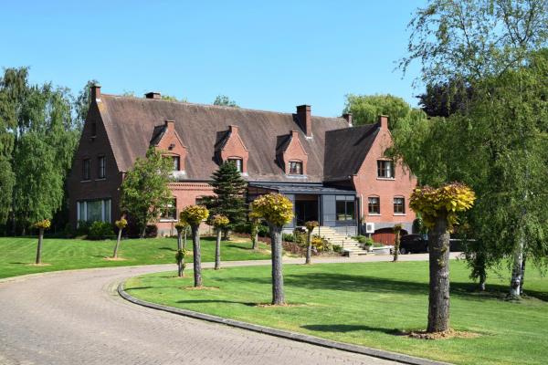 6 Bedroom Castle Villa for sale in Gaasbeek1750, Belgium